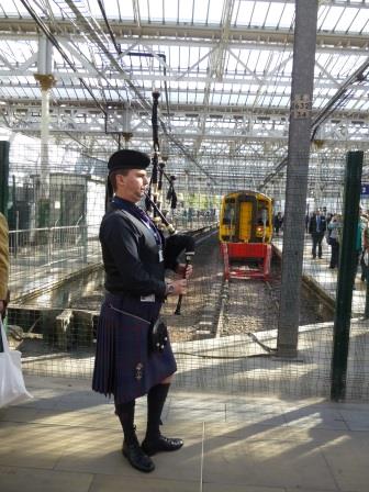 Piper welcomes first train at Waverley on 5th September 2015